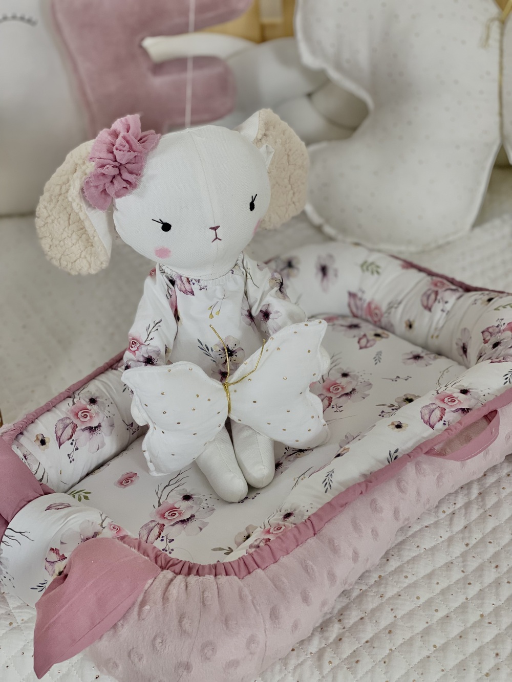 Κούκλα Bunny Floral με φωλιά - κρεβατάκι