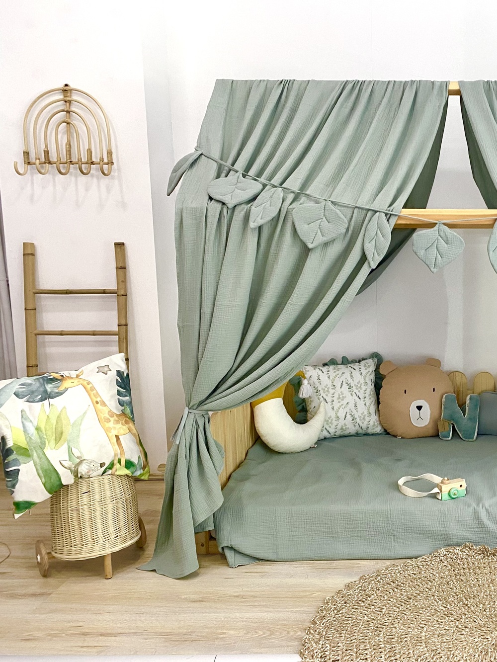 Bed Curtains-Canopy Bed Mint