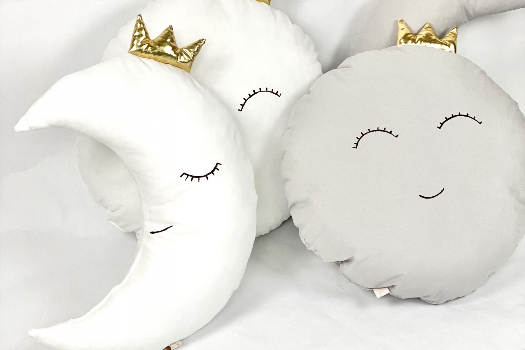 Discover the most modern designs in white children's items and kids room decorative items